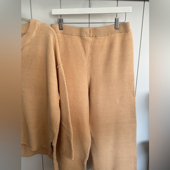 Cozy Cream Sweater - Picture 6 of 7